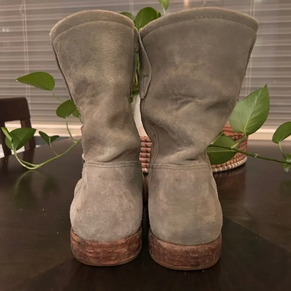 Luxe Isabel Marant Boots size 38 (or 7.5) - Picture 7 of 13